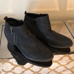 Carlos Santana Black ankle boots